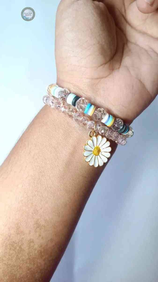 Glitter Mafia Daisy Charm Bracelet with Gold Accent - Glitter Mafia